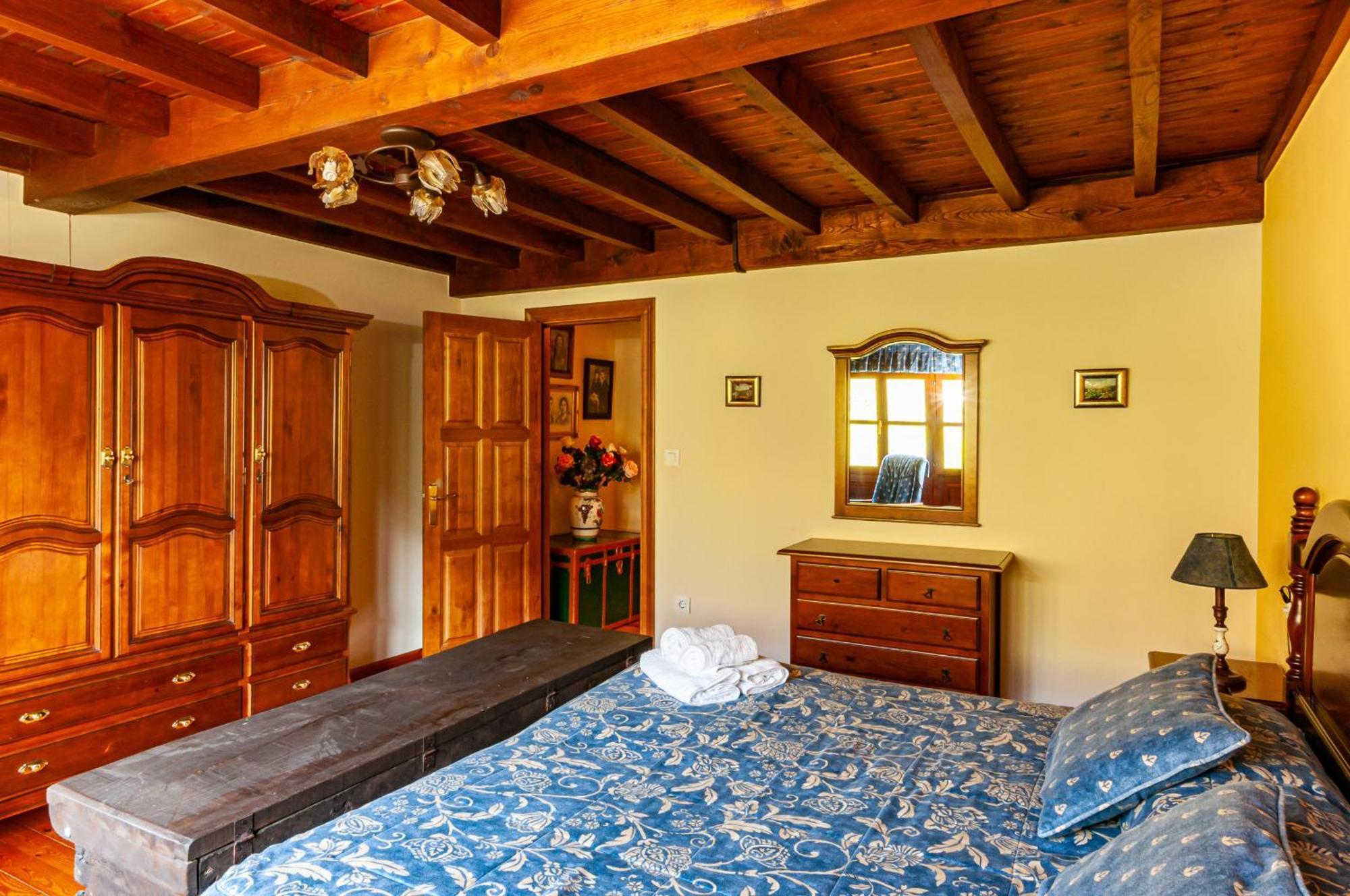 Casa Rural La Regoria カレニャ・デ・カブラレス エクステリア 写真