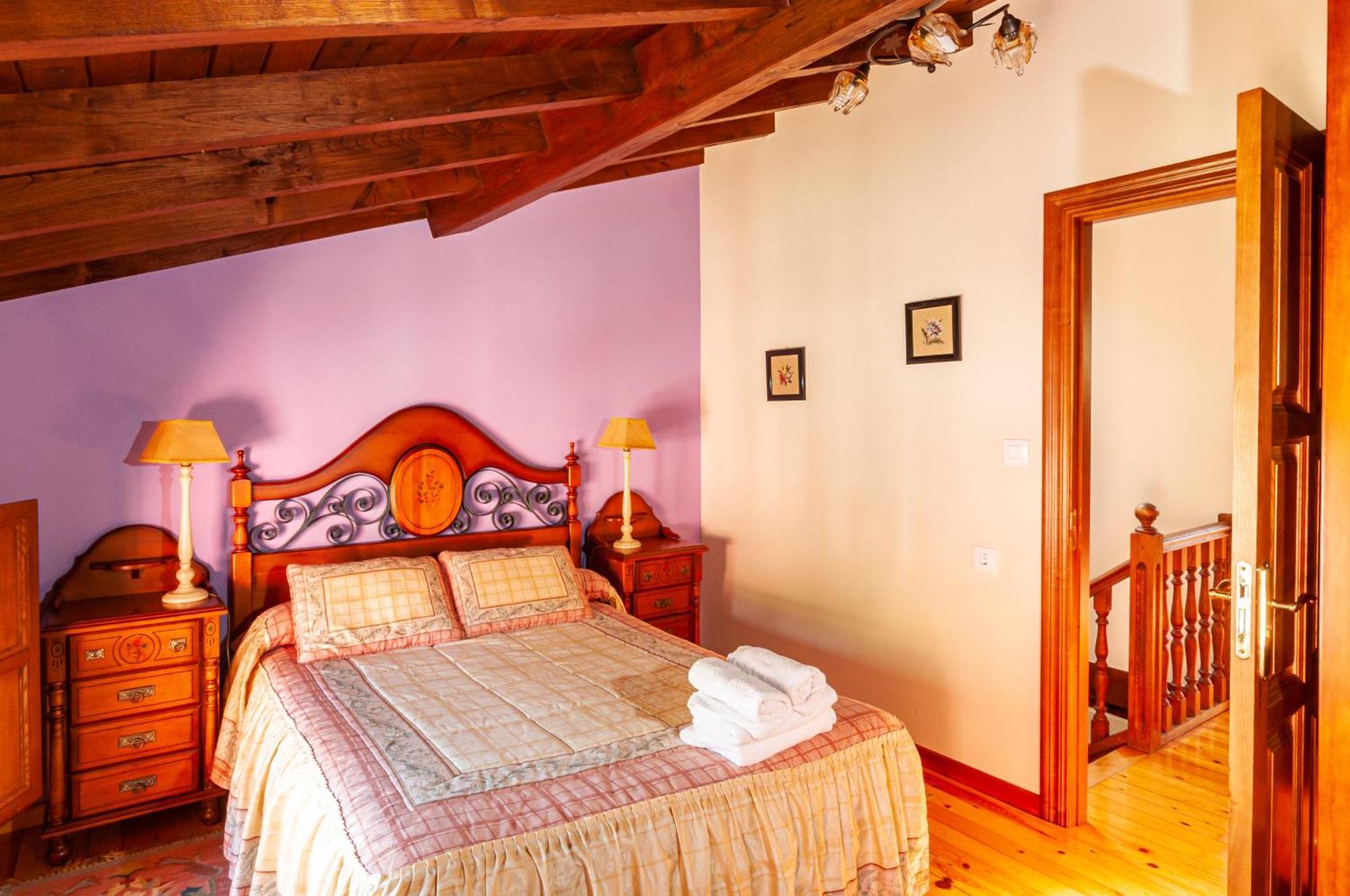 Casa Rural La Regoria カレニャ・デ・カブラレス エクステリア 写真