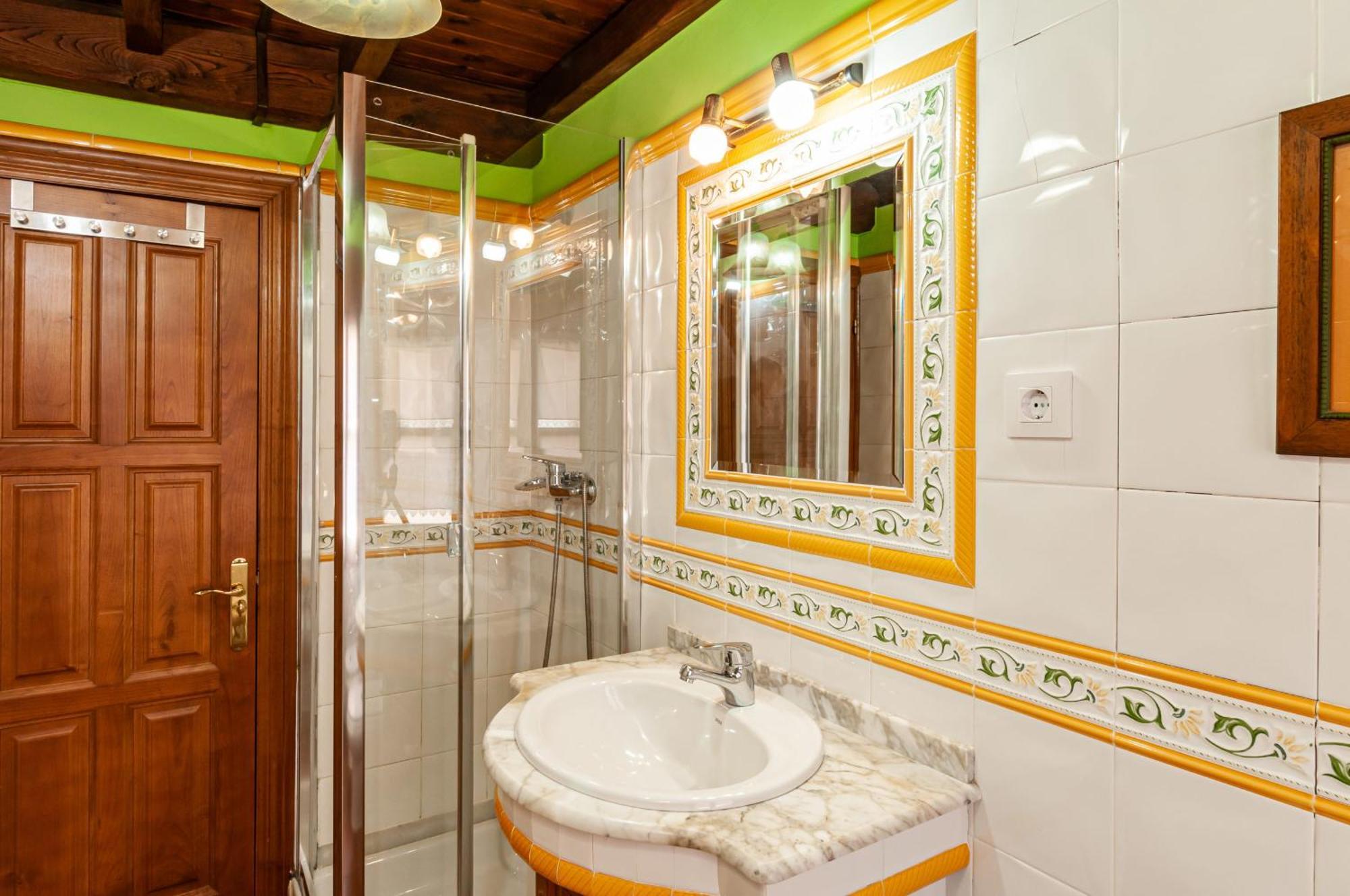Casa Rural La Regoria カレニャ・デ・カブラレス エクステリア 写真