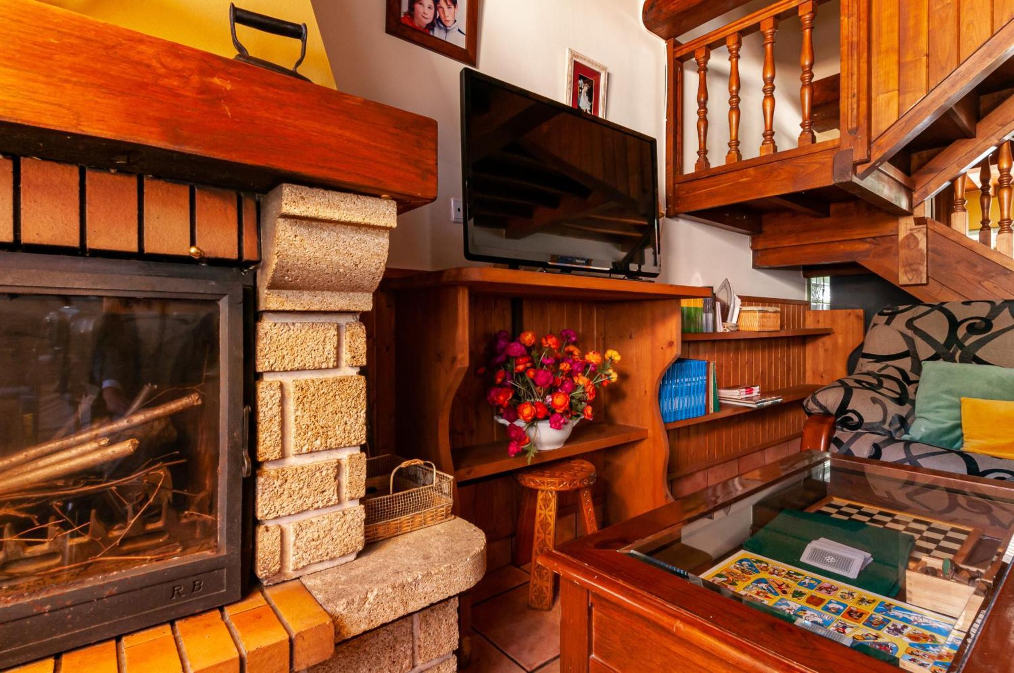 Casa Rural La Regoria カレニャ・デ・カブラレス エクステリア 写真