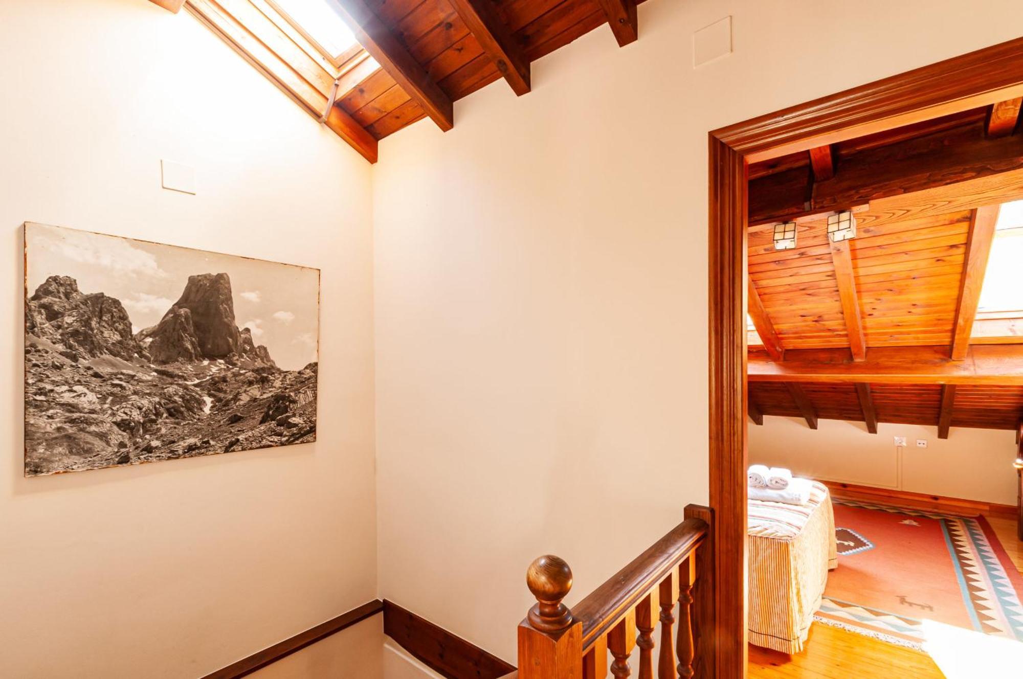 Casa Rural La Regoria カレニャ・デ・カブラレス エクステリア 写真