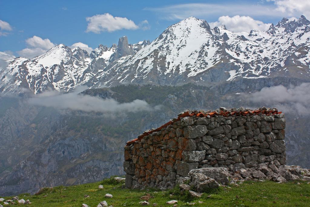 Casa Rural La Regoria カレニャ・デ・カブラレス エクステリア 写真