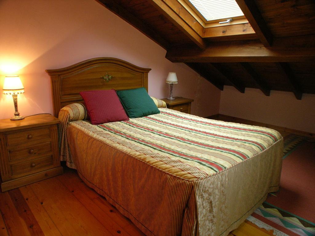 Casa Rural La Regoria カレニャ・デ・カブラレス エクステリア 写真