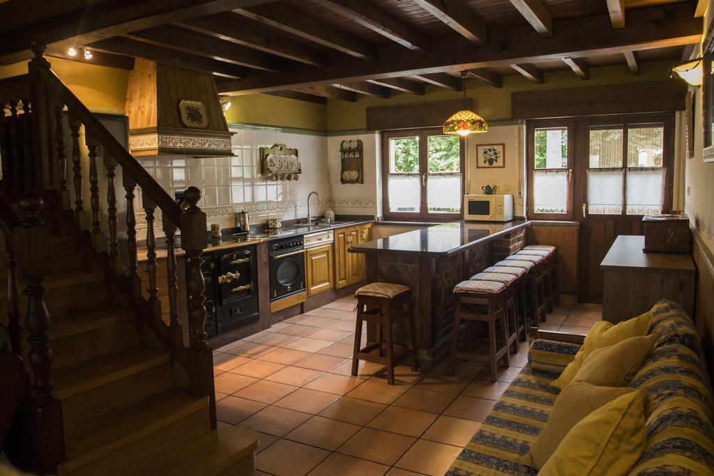 Casa Rural La Regoria カレニャ・デ・カブラレス エクステリア 写真
