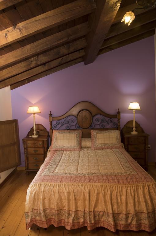 Casa Rural La Regoria カレニャ・デ・カブラレス エクステリア 写真